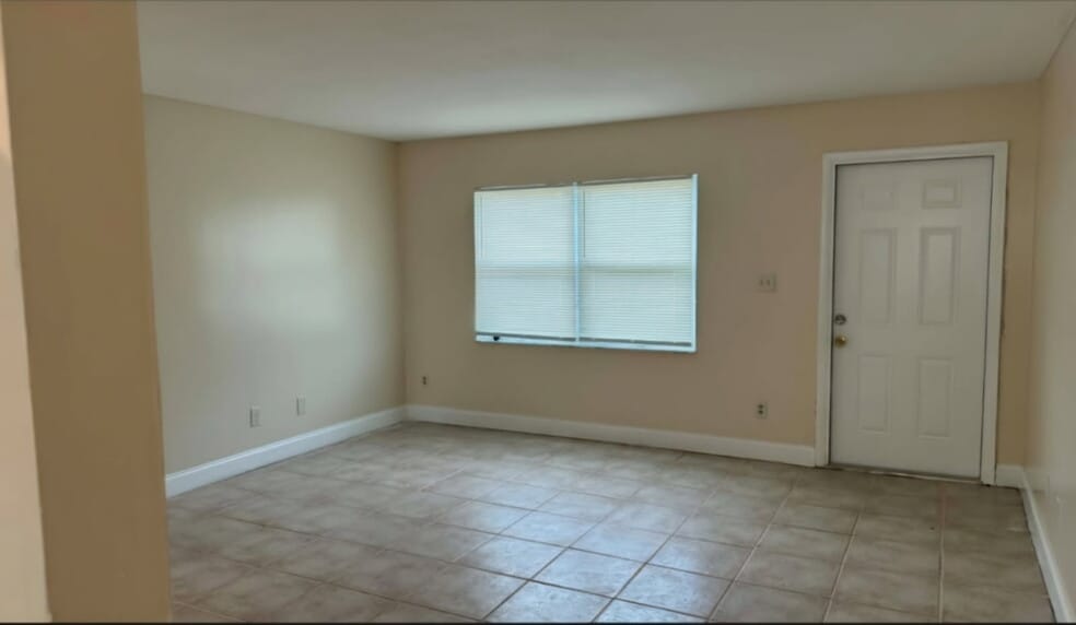 Living Room - 503 Mayflower Ln