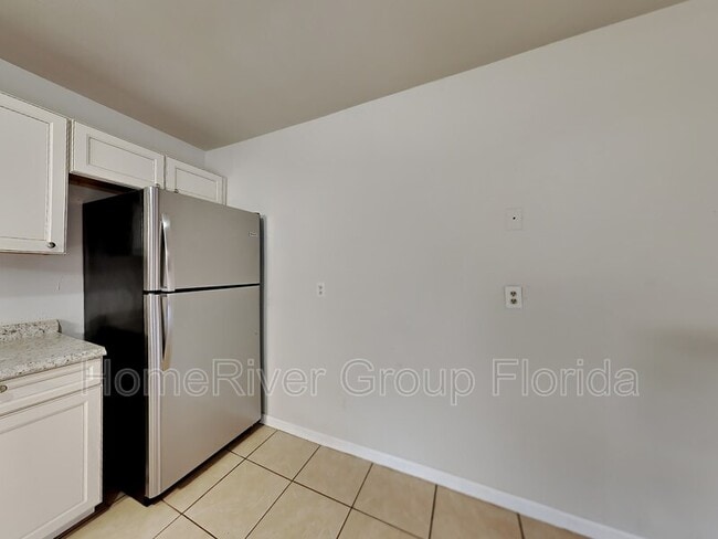 Building Photo - 3399 Green Briar Cir