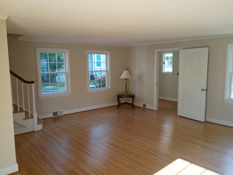 Great Room - 3875 N Buffalo Rd