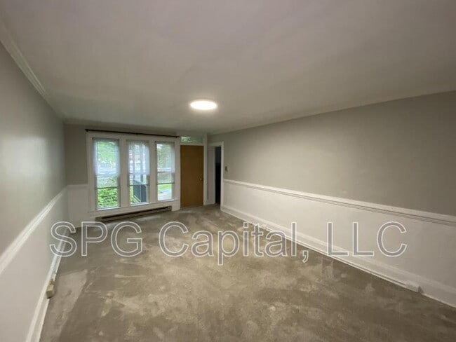 Building Photo - 19 N Main St