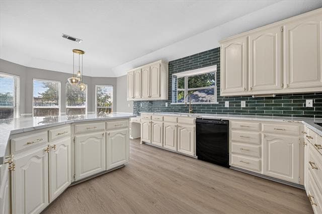 Building Photo - 305 Brazil Dr