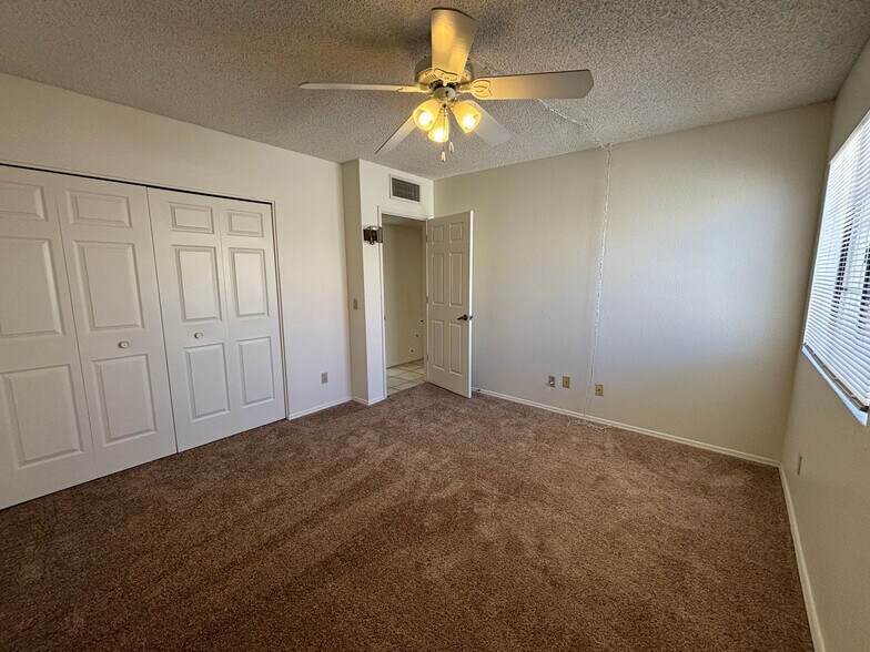 Building Photo - 1200 E River Rd