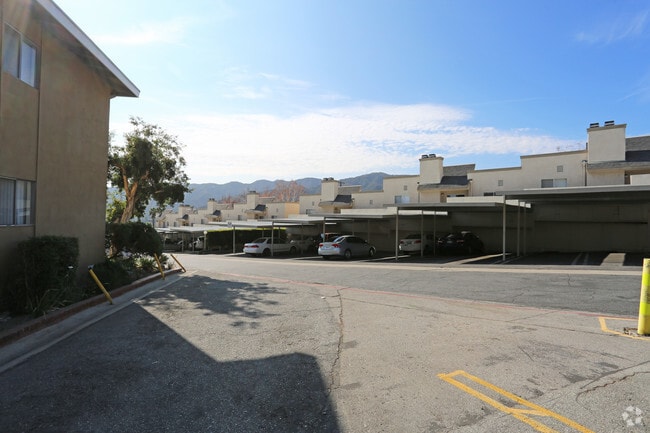 Building Photo - Crescenta Village