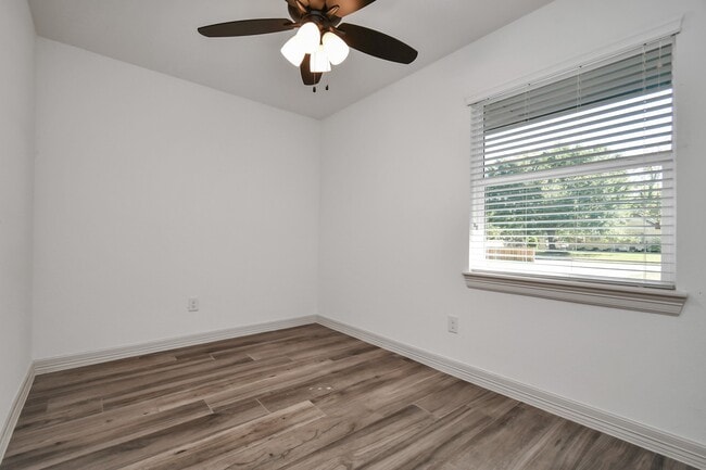 Building Photo - 1805 East Ave