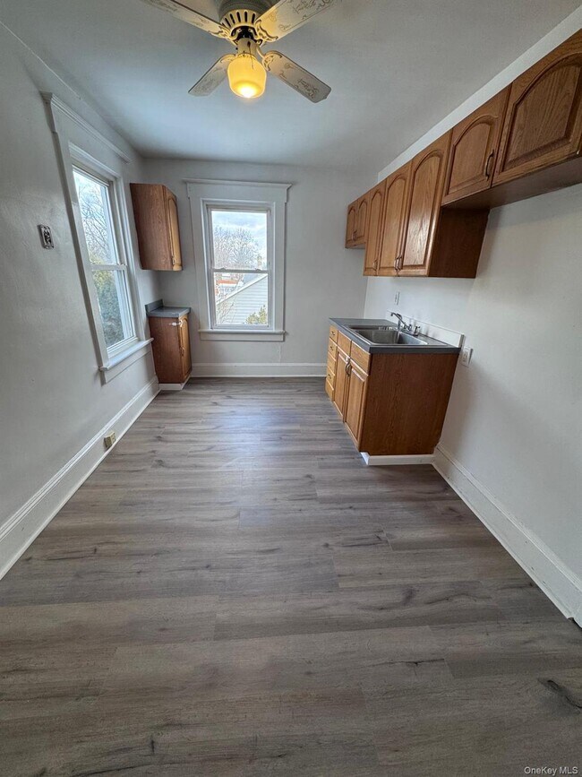 Building Photo - 709 Tower Ave