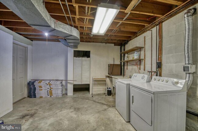 Building Photo - 36960 Glendale St