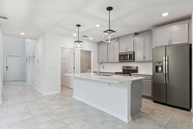 Building Photo - Spacious and Modern 5 Bedroom Home in Gated Arden Park North