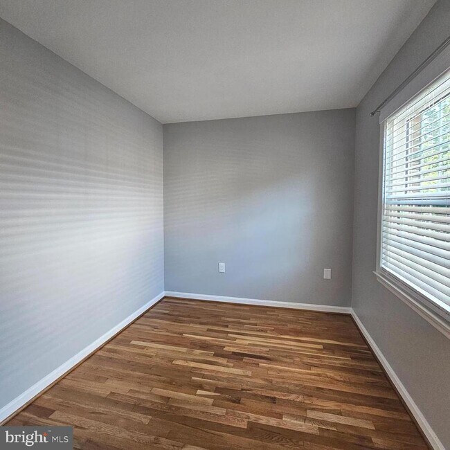 Building Photo - 7034 Bradwood Ct