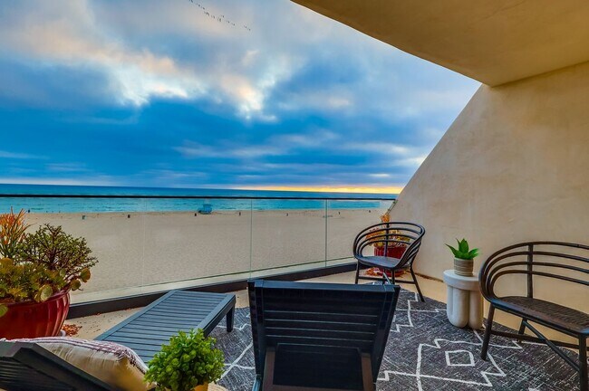 Building Photo - 1510 The Strand