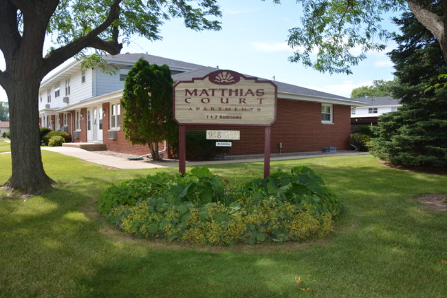 Primary Photo - Matthias Court Apartments