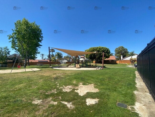 Building Photo - Updated 3BD/2BA with Air Conditioning