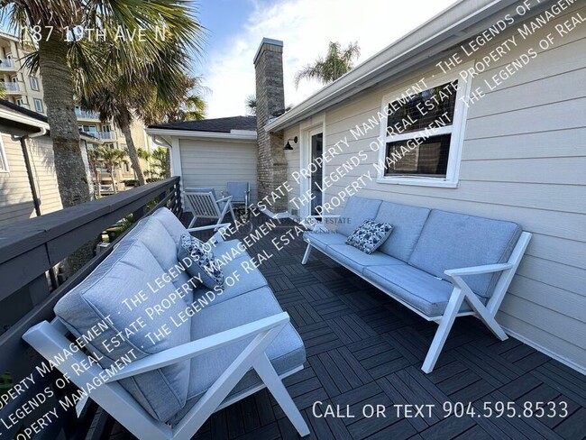 Building Photo - 187 19th Ave N