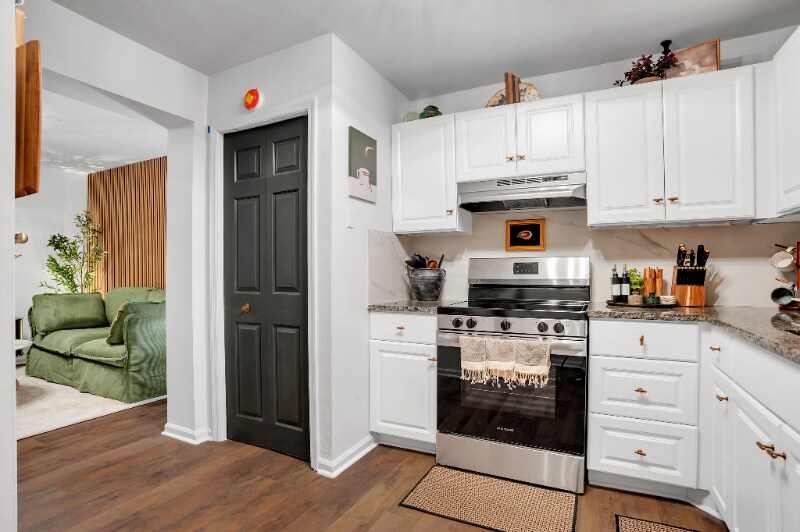 Building Photo - 121 W Hall St