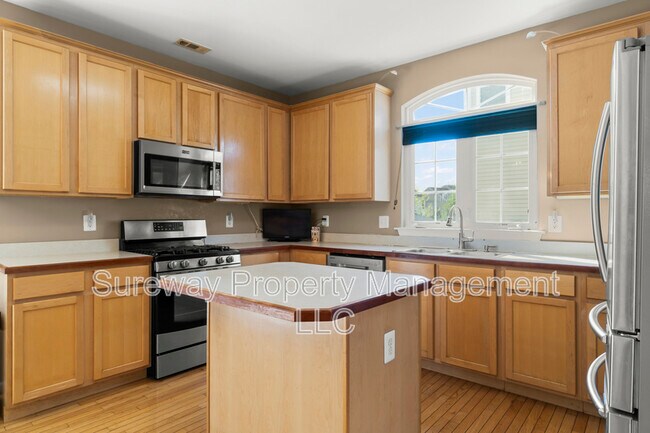 Building Photo - 204 Spruce Trail