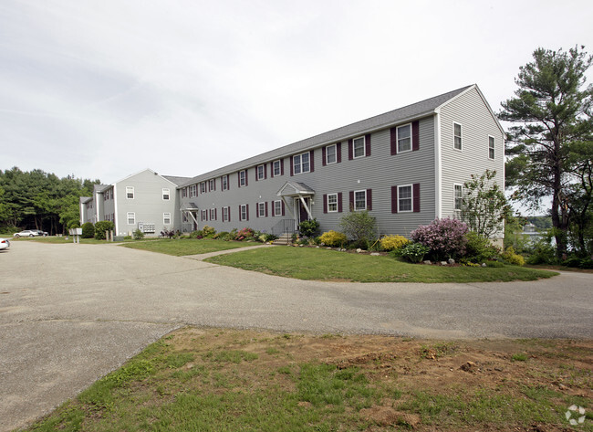 Primary Photo - Lakeview Apartments