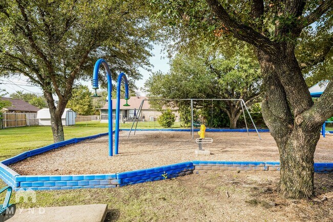 Building Photo - 521 Magnolia Dr