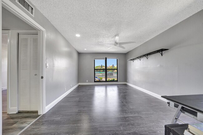 Building Photo - 516 Osprey Dr