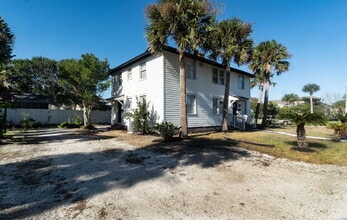 Building Photo - Pristine Neptune Beach Efficiency Unit Remodel: 2 Blocks to the Sand and Walkable to Everything!