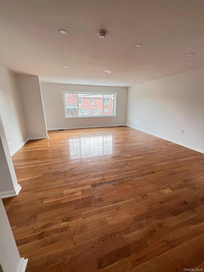 Building Photo - 50 Vineyard Ave