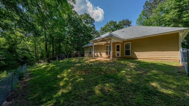 Building Photo - 48 Redwood Dr