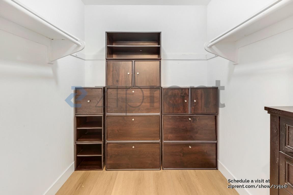 Building Photo - Unit