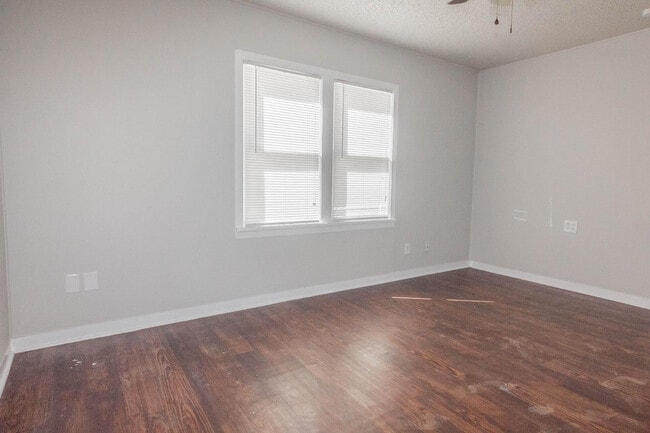Building Photo - 2426 26th St