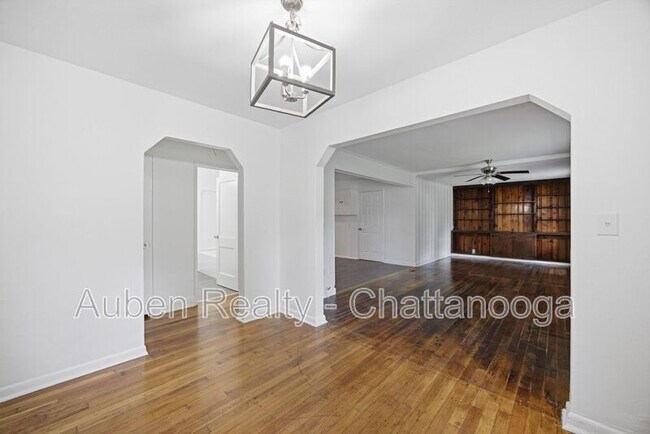 Building Photo - 3826 Kingwood Cir