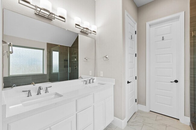 Building Photo - 9707 Highland Pointe Dr