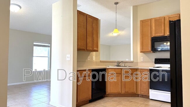 Building Photo - 112 Karas Trail