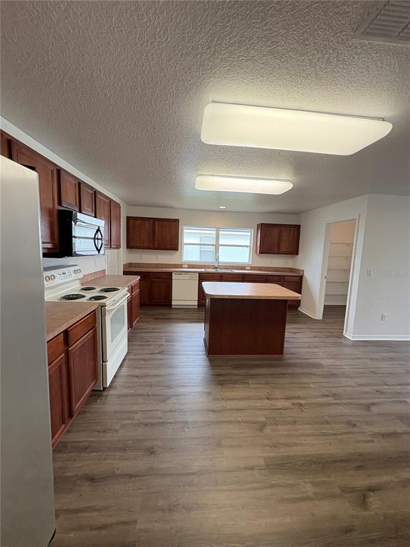 Building Photo - 9880 SW 56th Ave