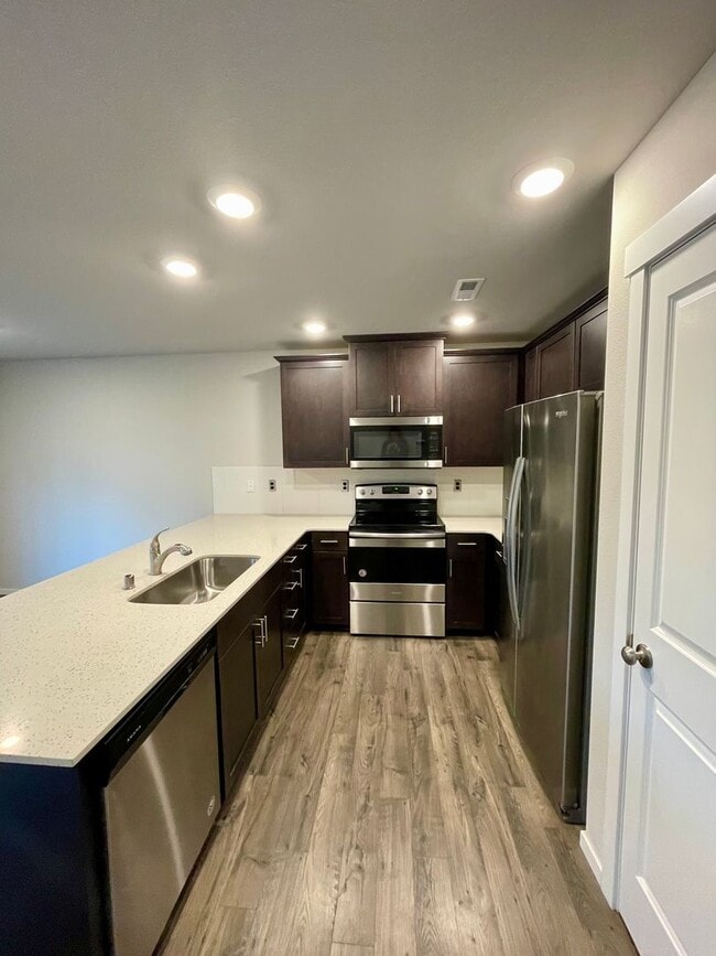 Building Photo - Welcome to your dream home in Cle Elum!