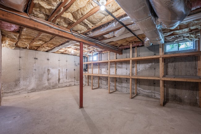 Building Photo - 103 Sprucedale Dr