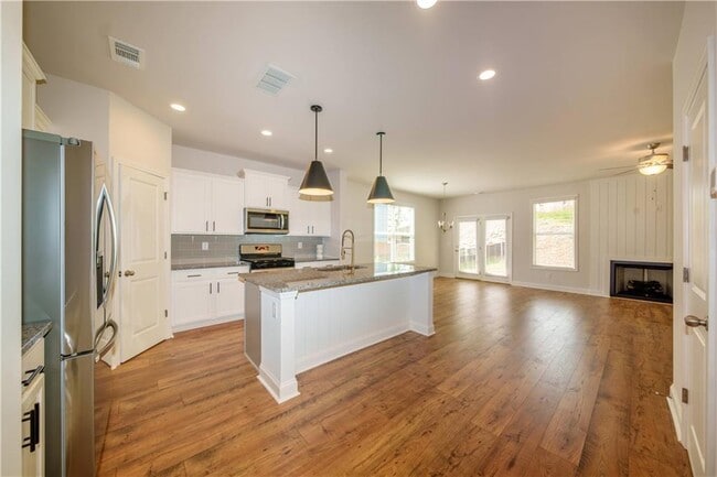 Building Photo - 5120 Hillington Wy