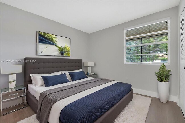 Building Photo - 1247 SW 46th Ave