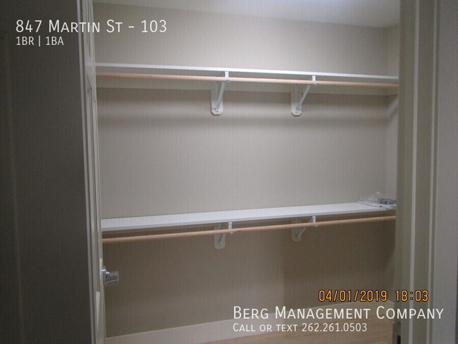 Building Photo - 847 Martin St