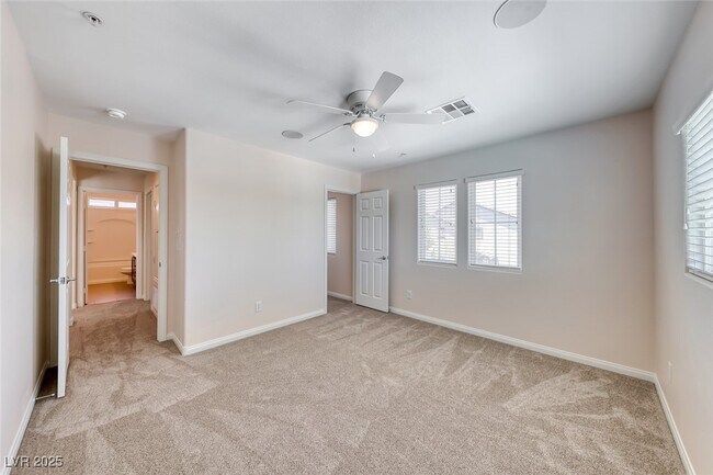 Building Photo - 708 Point Bluff St