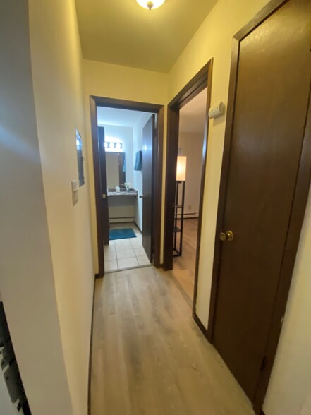 Building Photo - 6450 W Norwich Ave