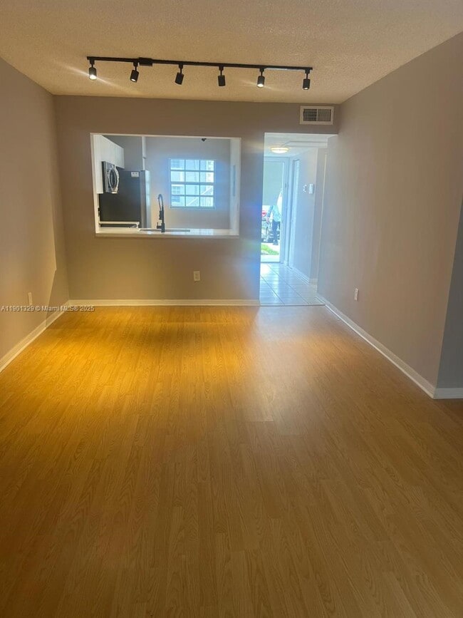 Building Photo - 438 NE 210th Cir Terrace