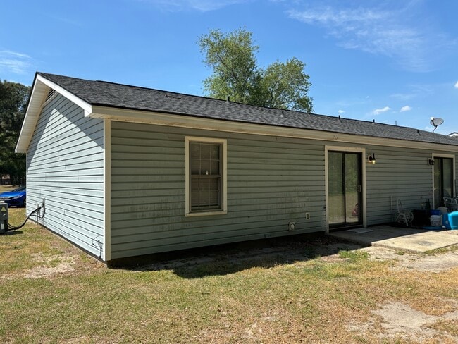 Building Photo - 1313 Ireland Dr