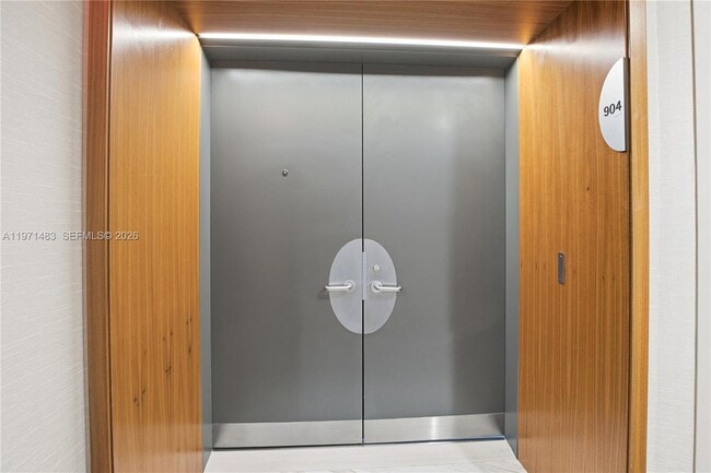 Building Photo - 2127 Brickell Ave