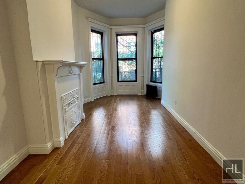 Building Photo - 3BR 2.5BA Garden Level Duplex in Bedstuy T...
