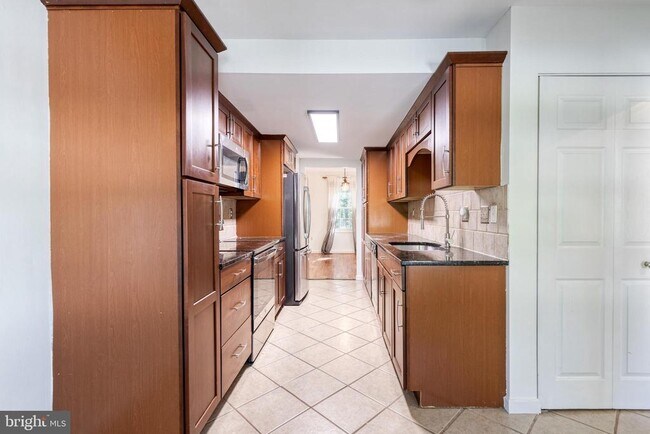 Building Photo - 1640 Mt Airy Ct