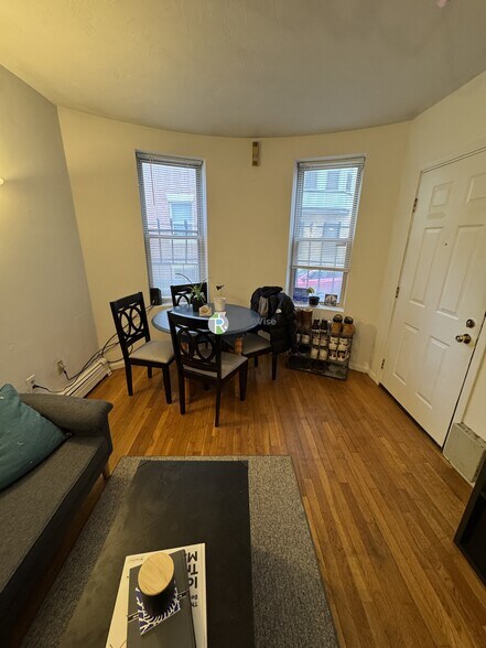 Building Photo - 24 St Cyprians Pl