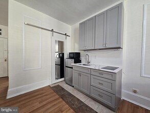 Building Photo - 1324 Locust St