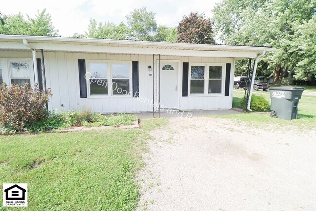 Primary Photo - 709-711 Lake Ave