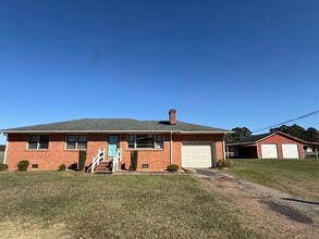 Building Photo - 106 Hawthorne Dr