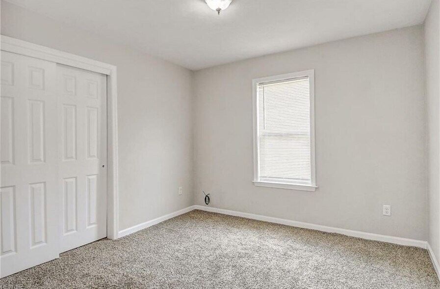 Building Photo - 1106 Eaglewood Dr