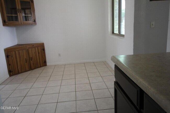 Building Photo - 906 Geronimo Dr