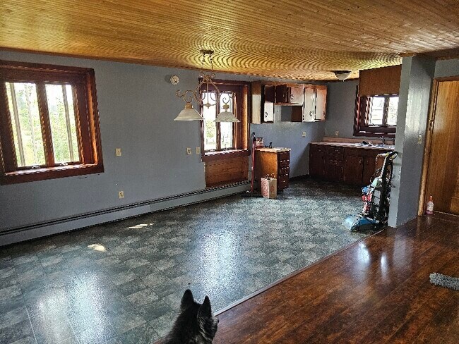 Building Photo - 19 Lloyd Dr