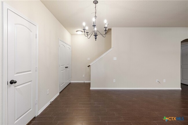 Building Photo - 290 Rosalie Dr